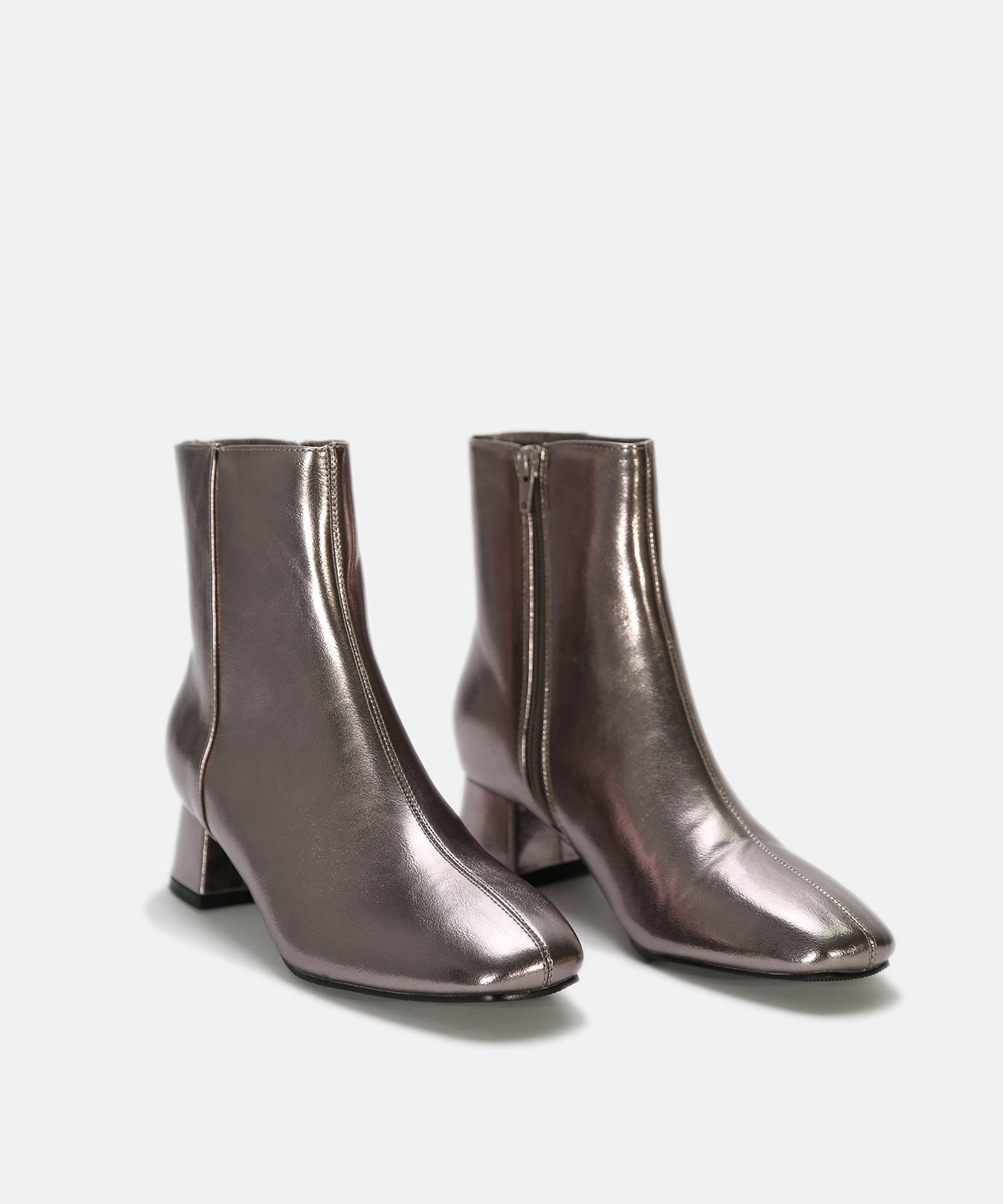 Botines punta cuadrada metalizados image number null